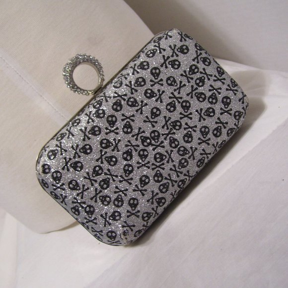 Fashion Goth Handbags Evening Clutch Skull Design Black Silver NWOT - Picture 1 of 3